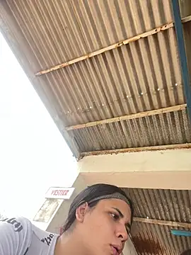 Leyna Kenet online show from April 13, 7:08 pm