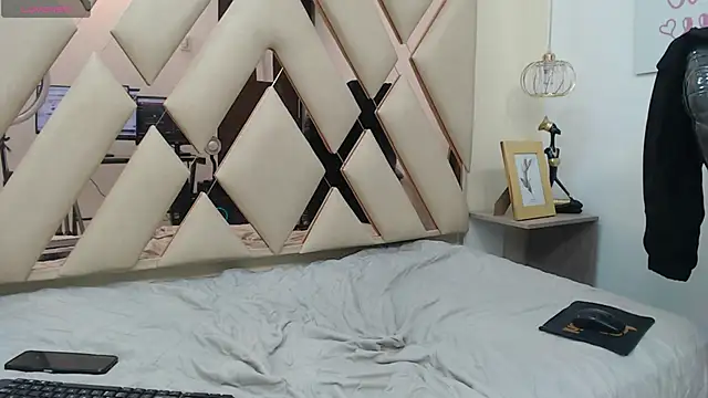 Snapshot of AndrewPherson chatting on January 15, 3:39 pm AndrewPherson online show from January 15, 3:39 pm