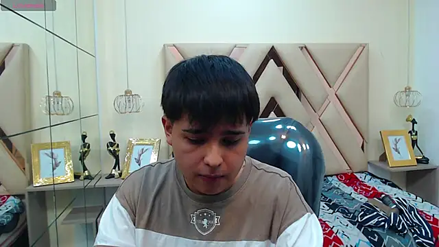 Snapshot of AndrewPherson chatting on January 30, 12:48 pm AndrewPherson online show from January 30, 12:48 pm