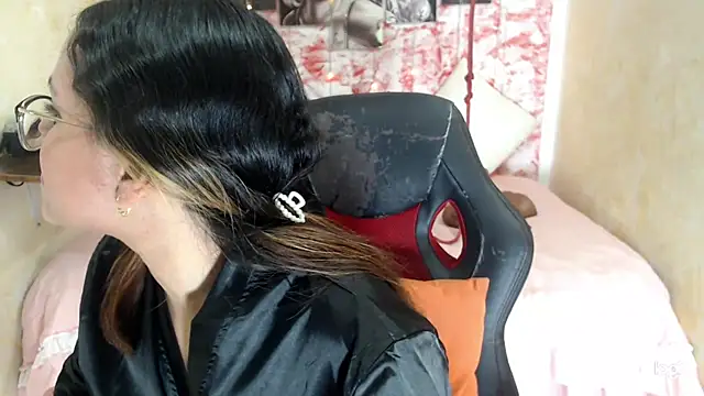 Snapshot of anthiamelisa chatting on September 28, 6:24 pm anthiamelisa online show from September 28, 6:24 pm