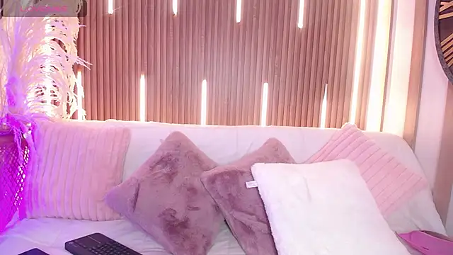 Aniie Doll online show from September 20, 8:32 pm