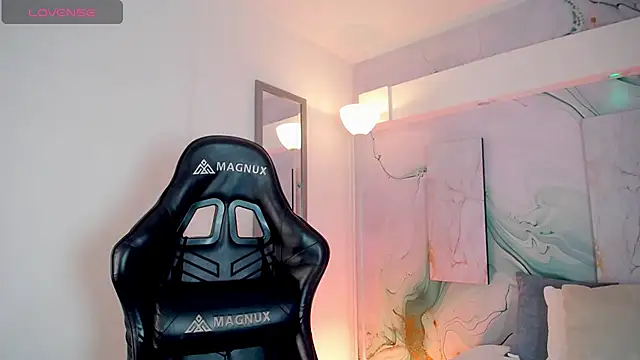 Aniie Doll online show from March 11, 8:26 pm