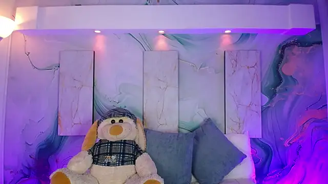 Aniie Doll online show from May 4, 8:38 pm
