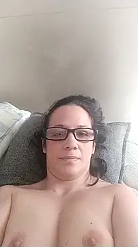 nicolle milf1978 online show from December 2, 1:17 pm