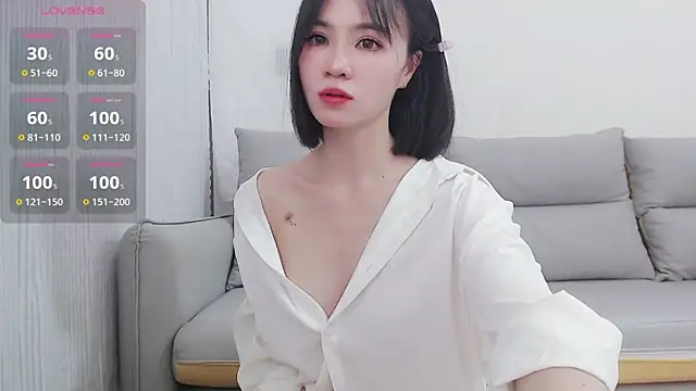 Snapshot of Koi-m- chatting on February 8, 2:16 pm Koi-m- online show from February 8, 2:16 pm