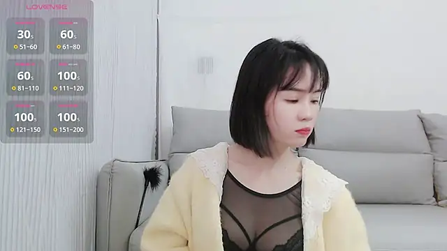 Snapshot of Koi-m- chatting on February 28, 8:53 am Koi-m- online show from February 28, 8:53 am