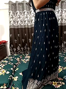 Snapshot of Cute-Bhavya chatting on February 6, 2:55 am Cute-Bhavya online show from February 6, 2:55 am