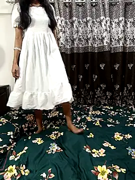 Snapshot of Cute-Bhavya chatting on February 14, 11:10 am Cute-Bhavya online show from February 14, 11:10 am