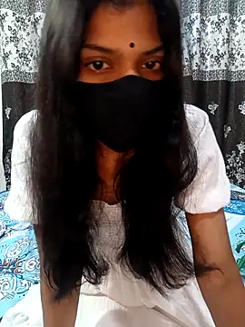 Snapshot of Cute-Bhavya chatting on March 5, 3:18 am Cute-Bhavya online show from March 5, 3:18 am