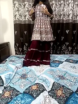 Snapshot of Cute-Bhavya chatting on March 7, 1:53 am Cute-Bhavya online show from March 7, 1:53 am