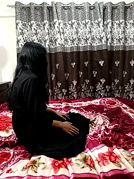 Snapshot of Cute-Bhavya chatting on March 21, 9:01 am Cute-Bhavya online show from March 21, 9:01 am