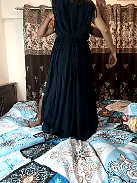 Snapshot of Cute-Bhavya chatting on October 4, 4:49 pm Cute-Bhavya online show from October 4, 4:49 pm