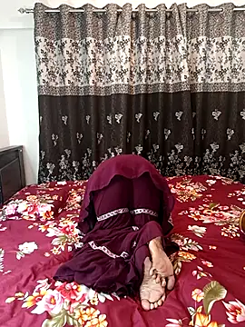 Snapshot of Cute-Bhavya chatting on October 8, 11:19 am Cute-Bhavya online show from October 8, 11:19 am