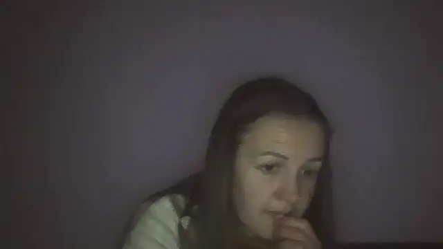 Snapshot of Milaniya261 chatting on April 21, 3:02 am Milaniya261 online show from April 21, 3:02 am