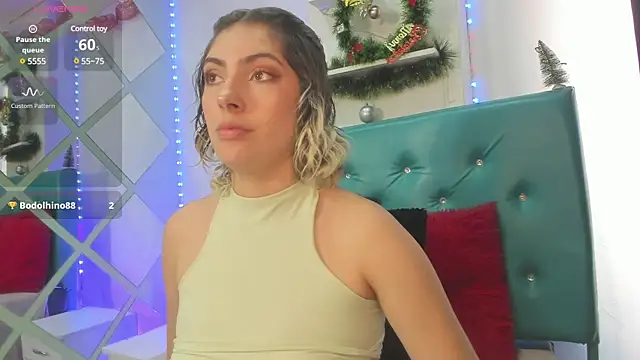 Snapshot of Annie__winter chatting on December 14, 9:24 pm Annie winter online show from December 14, 9:24 pm