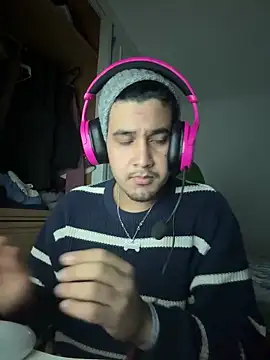 Snapshot of Pollitotex22cm chatting on January 7, 4:31 pm Pollitotex22cm online show from January 7, 4:31 pm