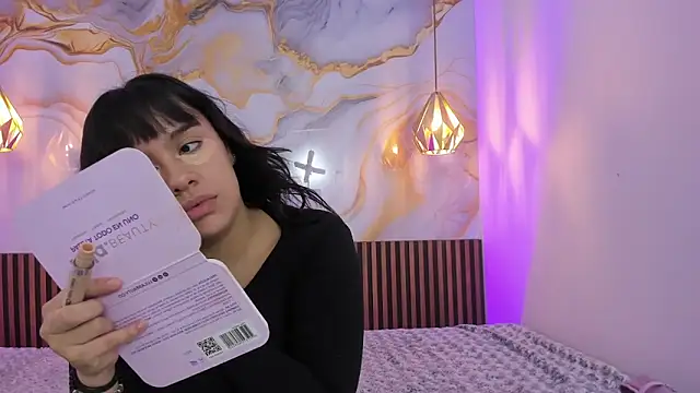 MelissaGilll online show from October 3, 7:55 pm