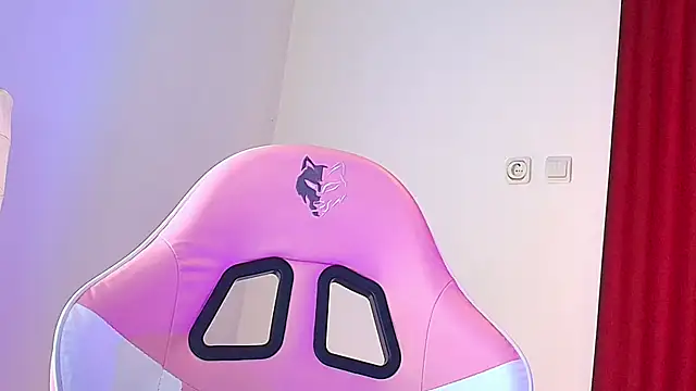 Snapshot of Anne_Blueeyes chatting on March 31, 2:17 pm Anne Blueeyes online show from March 31, 2:17 pm