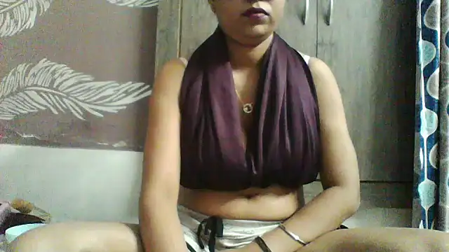 Snapshot of shalini_fire chatting on May 5, 10:45 am shalini fire online show from May 5, 10:45 am