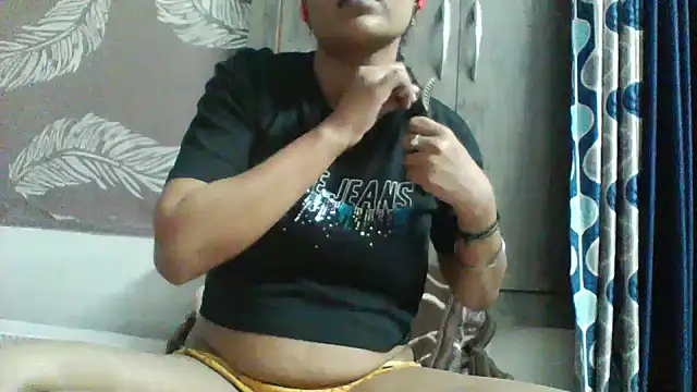 Snapshot of shalini_fire chatting on May 11, 8:28 pm shalini fire online show from May 11, 8:28 pm