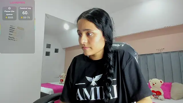 Giselle Roldan online show from November 7, 3:17 am