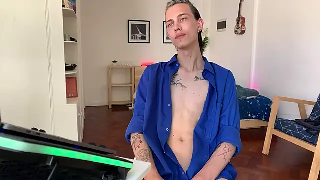 Den BlueXx online show from December 5, 2:00 pm