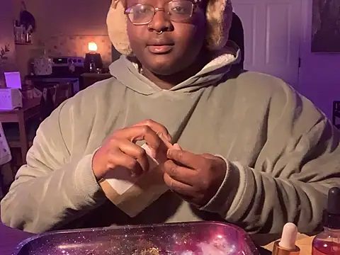 BigKittyRaven online show from December 26, 2:22 am