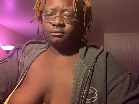 BigKittyRaven online show from January 7, 5:22 am