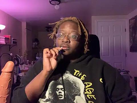 BigKittyRaven online show from February 3, 4:35 am