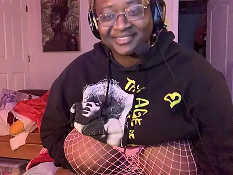 BigKittyRaven online show from February 15, 7:16 am