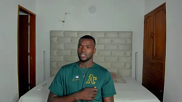 Dylan Taylor online show from February 9, 3:21 am