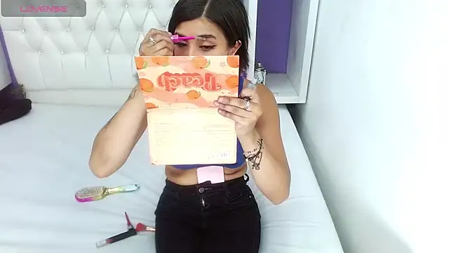 aliss-diaz online show from January 22, 8:59 pm