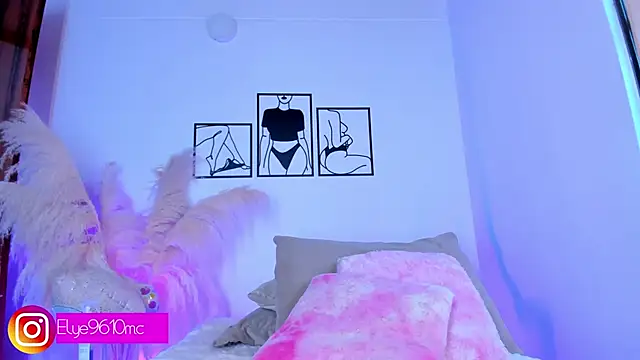 Snapshot of ellie_mcdonald chatting on February 25, 9:24 pm ellie mcdonald online show from February 25, 9:24 pm