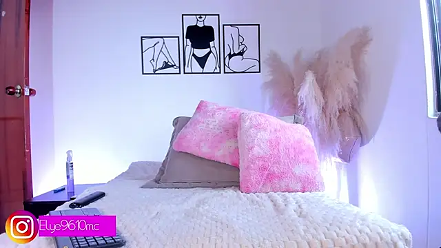 Snapshot of ellie_mcdonald chatting on February 27, 8:09 pm ellie mcdonald online show from February 27, 8:09 pm