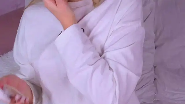 BeatriceEsmont online show from October 27, 7:29 pm