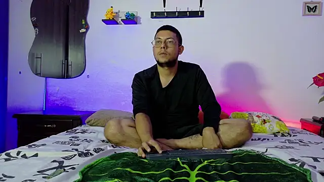 Nymphobuddies online show from November 26, 7:37 pm