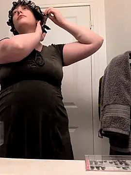 Twitchtheclownn online show from December 5, 8:38 pm