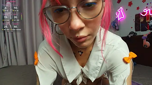 Snapshot of sweed_angel chatting on February 3, 6:40 am sweed angel online show from February 3, 6:40 am