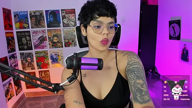 Snapshot of gooddess_isis chatting on December 18, 7:25 am gooddess isis online show from December 18, 7:25 am