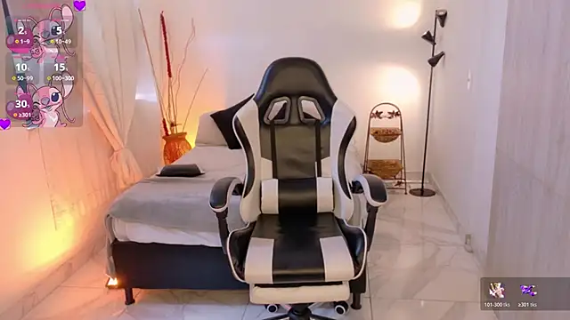 AnabelWolf online show from November 19, 5:02 pm