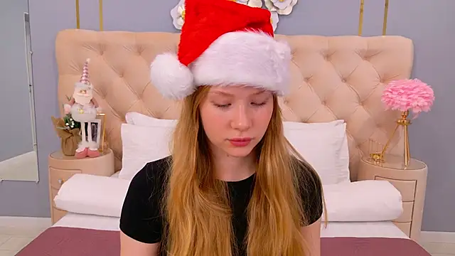 Snapshot of MichelleReid chatting on December 17, 3:39 am MichelleReid online show from December 17, 3:39 am