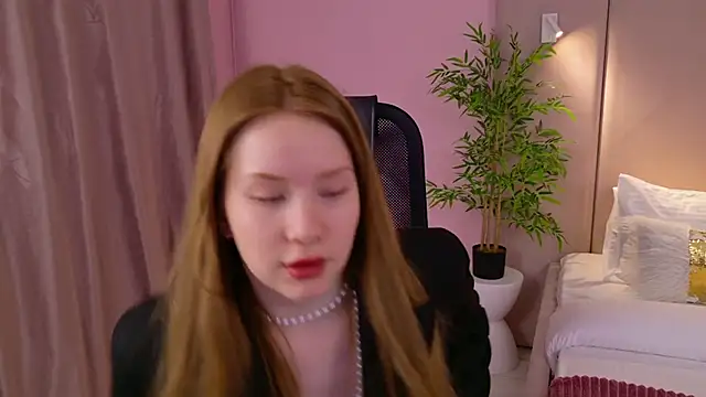 Snapshot of MichelleReid chatting on January 4, 6:19 am MichelleReid online show from January 4, 6:19 am