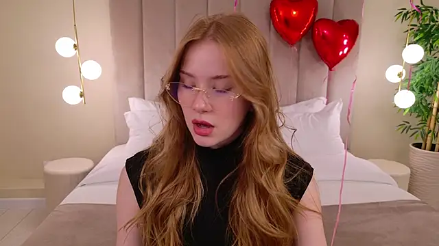 Snapshot of MichelleReid chatting on January 18, 6:10 pm MichelleReid online show from January 18, 6:10 pm