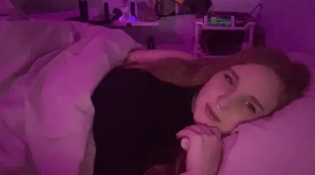 thickgingergoddess online show from December 19, 2:56 am