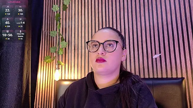 Snapshot of Victoria_Ponce1 chatting on October 2, 8:38 pm Victoria Ponce1 online show from October 2, 8:38 pm