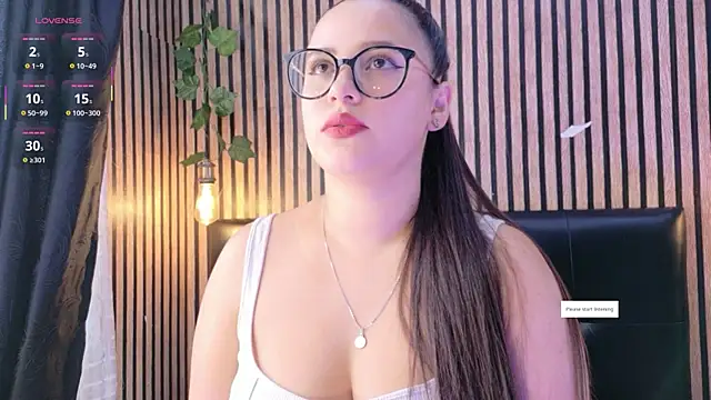 Snapshot of Victoria_Ponce1 chatting on October 18, 8:09 pm Victoria Ponce1 online show from October 18, 8:09 pm