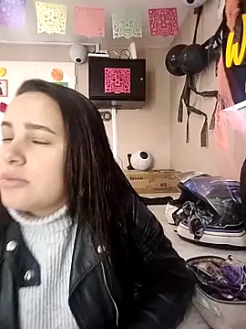 Snapshot of Victoria_Ponce1 chatting on October 27, 5:17 pm Victoria Ponce1 online show from October 27, 5:17 pm