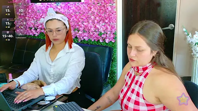 Snapshot of cherry_coper chatting on February 27, 1:44 pm cherry coper online show from February 27, 1:44 pm