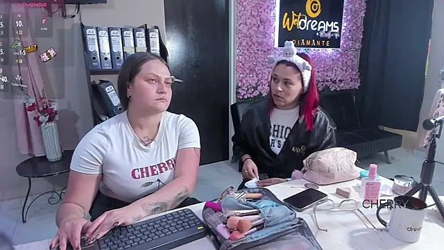 Snapshot of cherry_coper chatting on April 2, 12:14 pm cherry coper online show from April 2, 12:14 pm