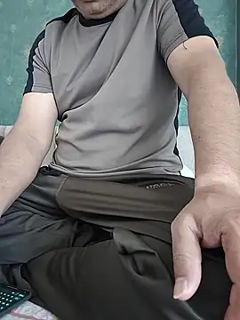 Snapshot of samee00721 chatting on January 18, 7:01 am samee00721 online show from January 18, 7:01 am